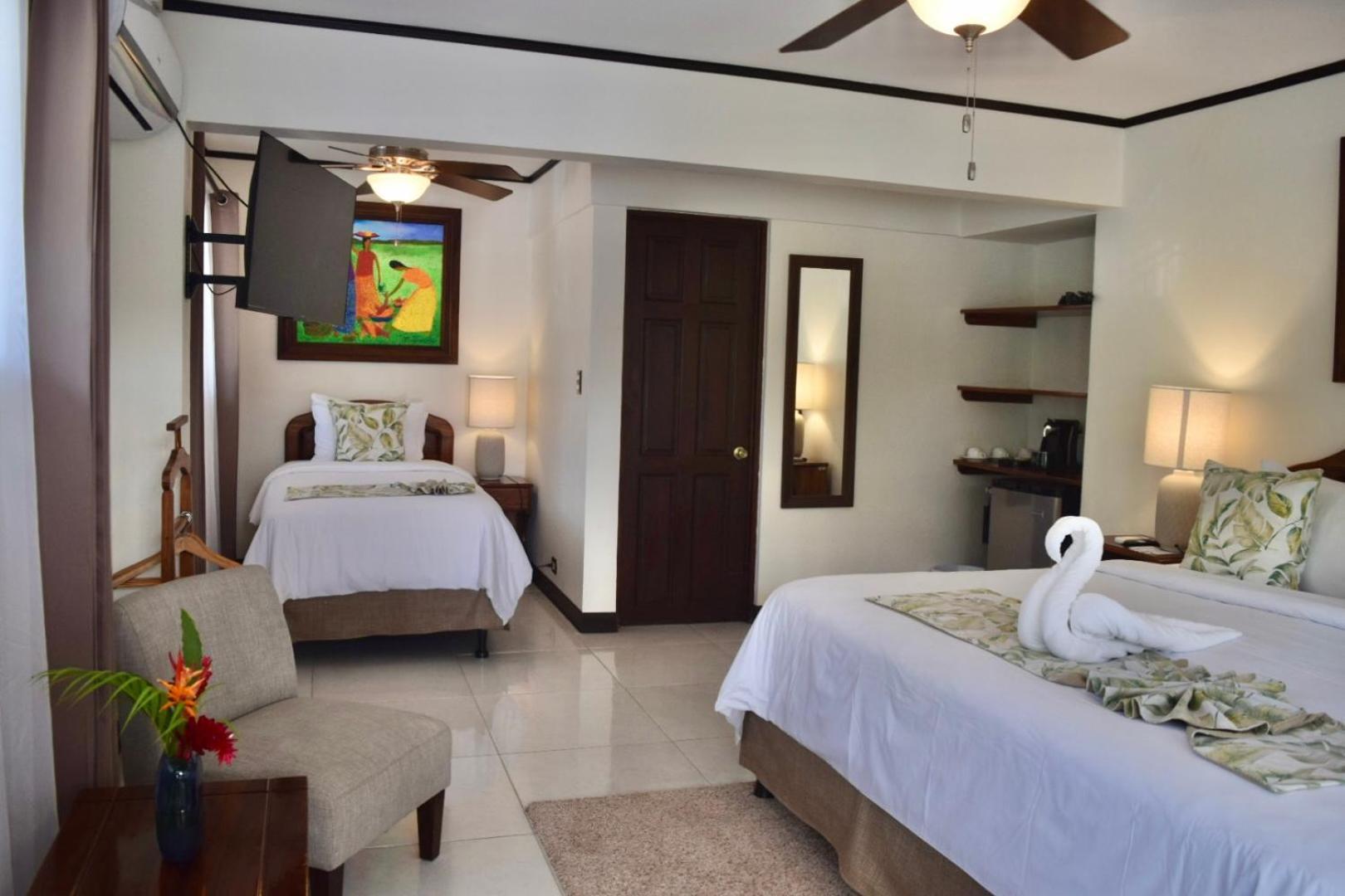 Playa Espadilla & Gardens 3*