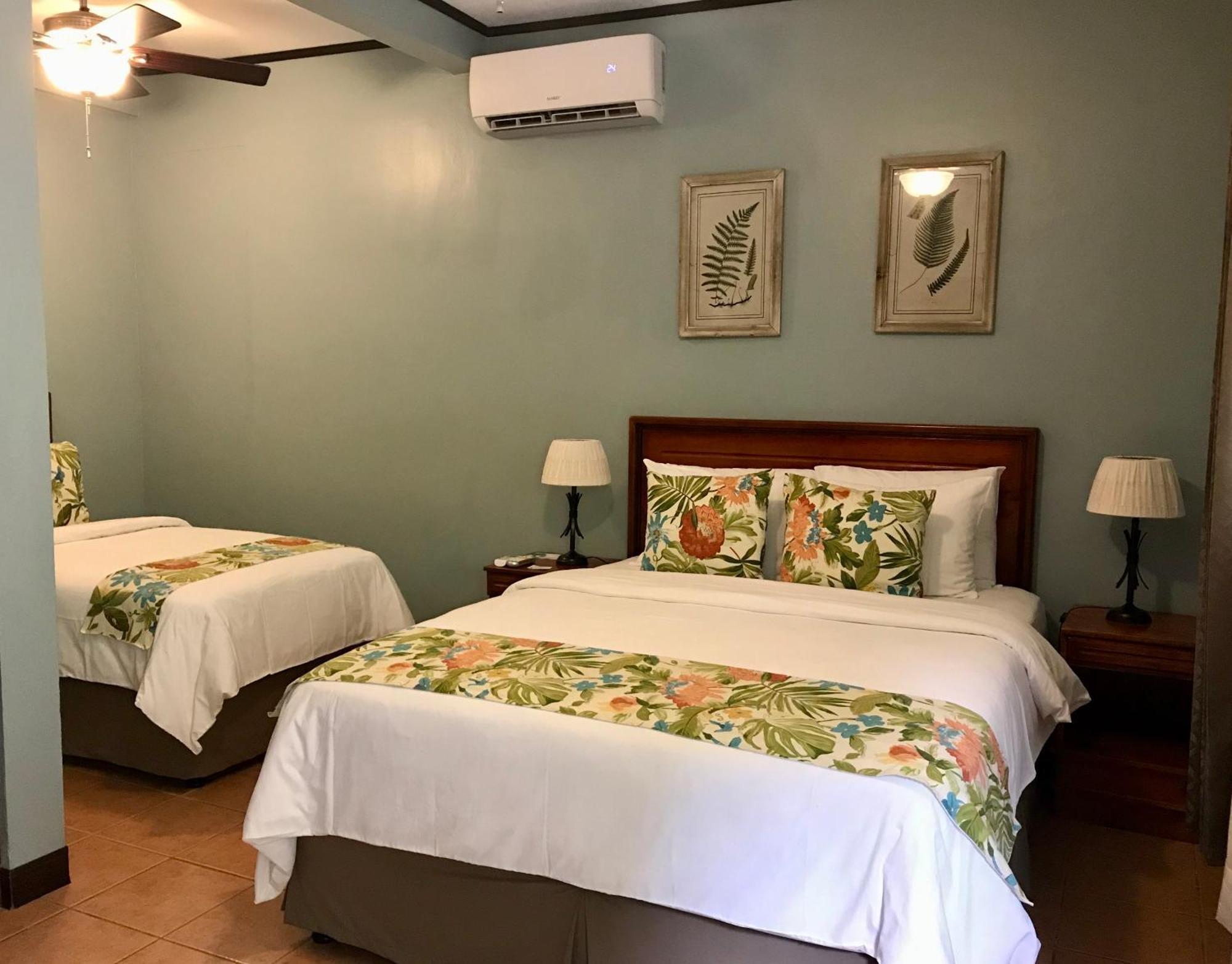 Hotel Playa Espadilla & Gardens 3*