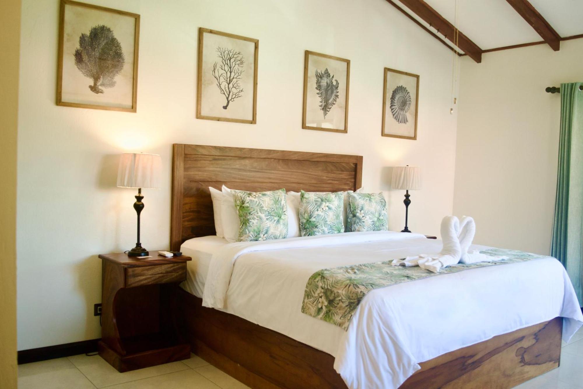 Playa Espadilla & Gardens Hotel 3*