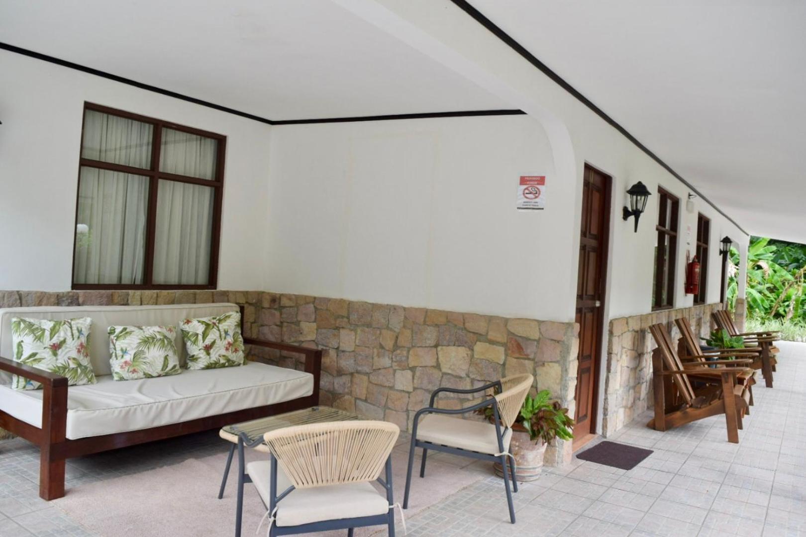 Playa Espadilla & Gardens Hotel